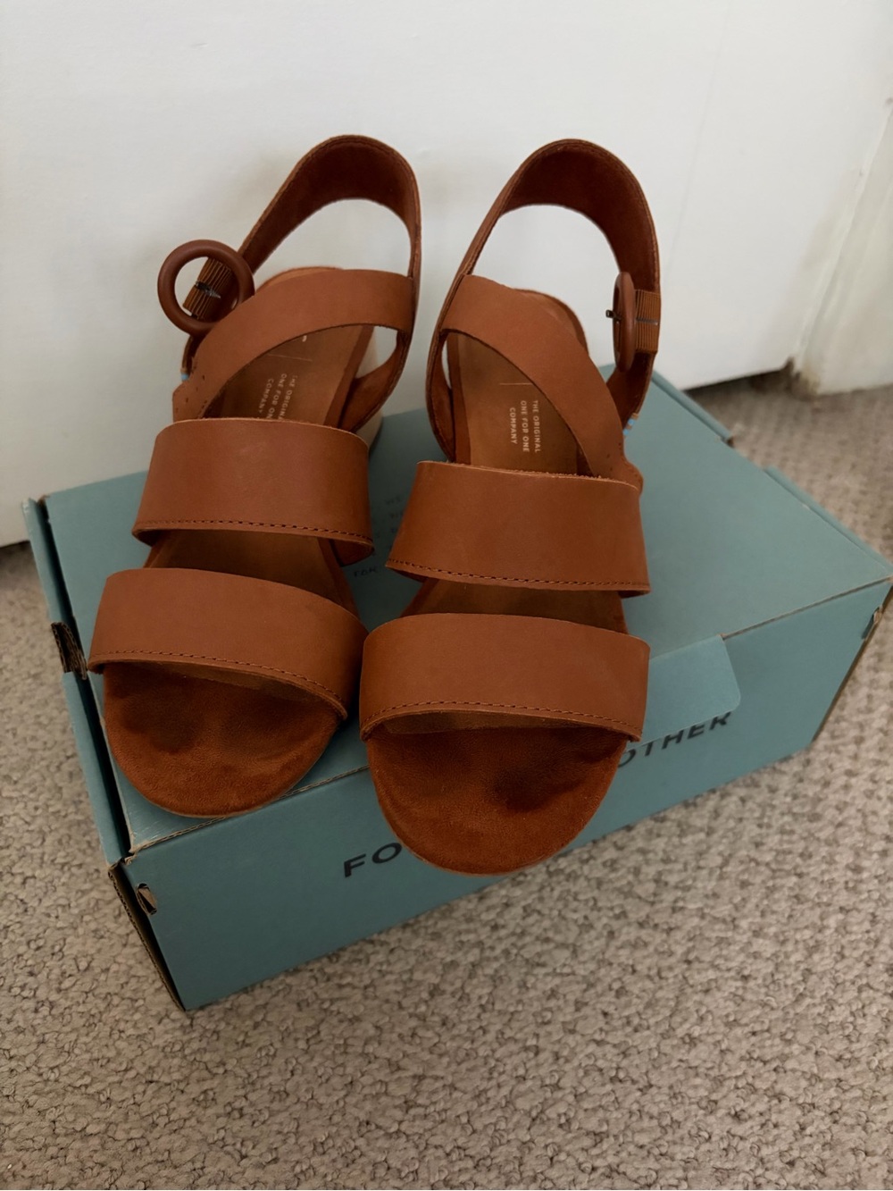 TOMS Women’s Brown Leather Triple-Strap Slingback Sandals - Picture 2 of 7